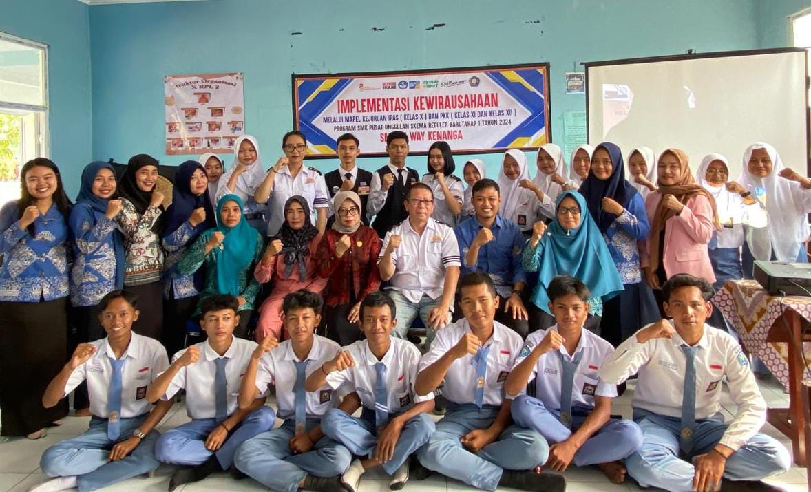 Workshop Implementasi Kewirausahaan di SMKN 1 Way Kenanga, Tulang Bawang Barat, dengan Aero Astra Akademia