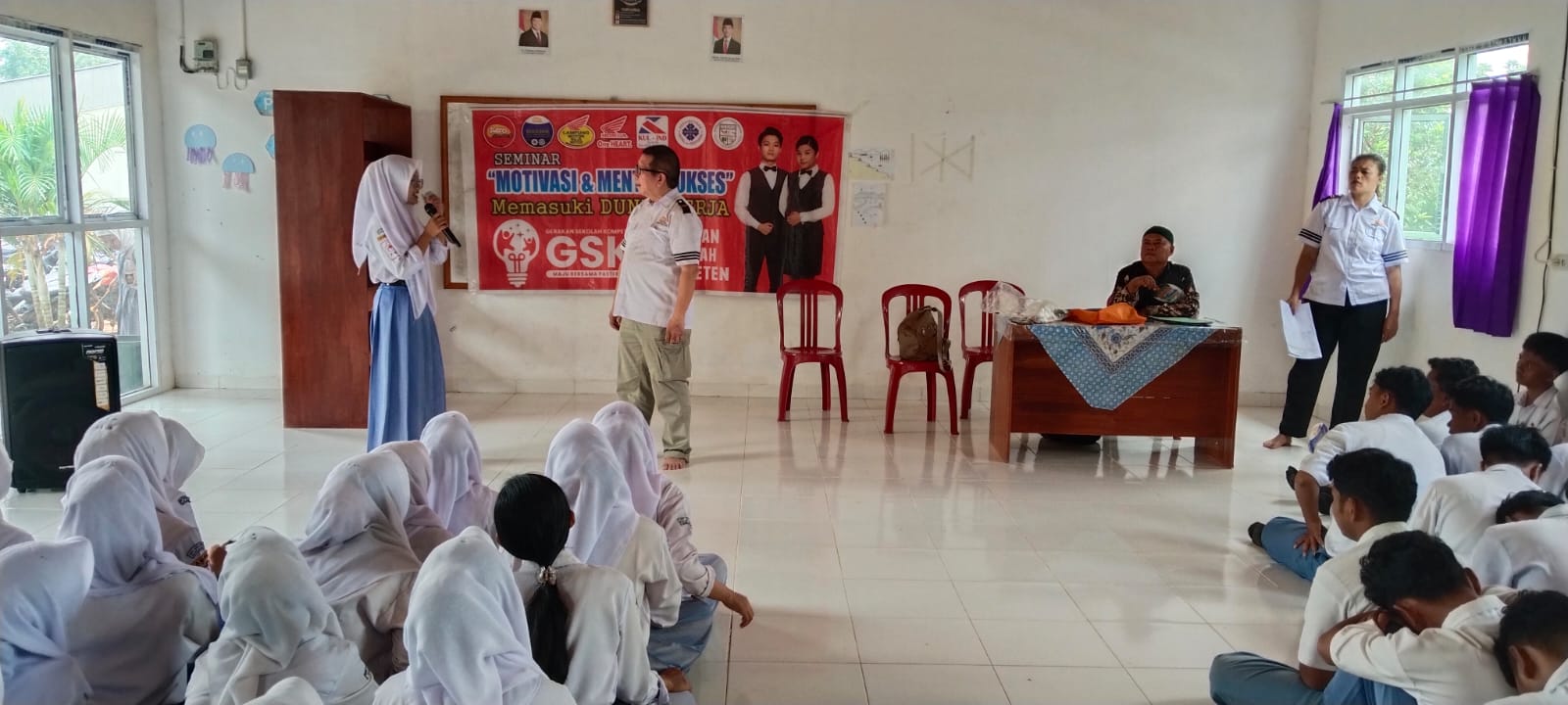 Aero Astra Akademia Beri Motivasi & Mindset Sukses Dunia Kerja di SMKN 1 Banjar Margo