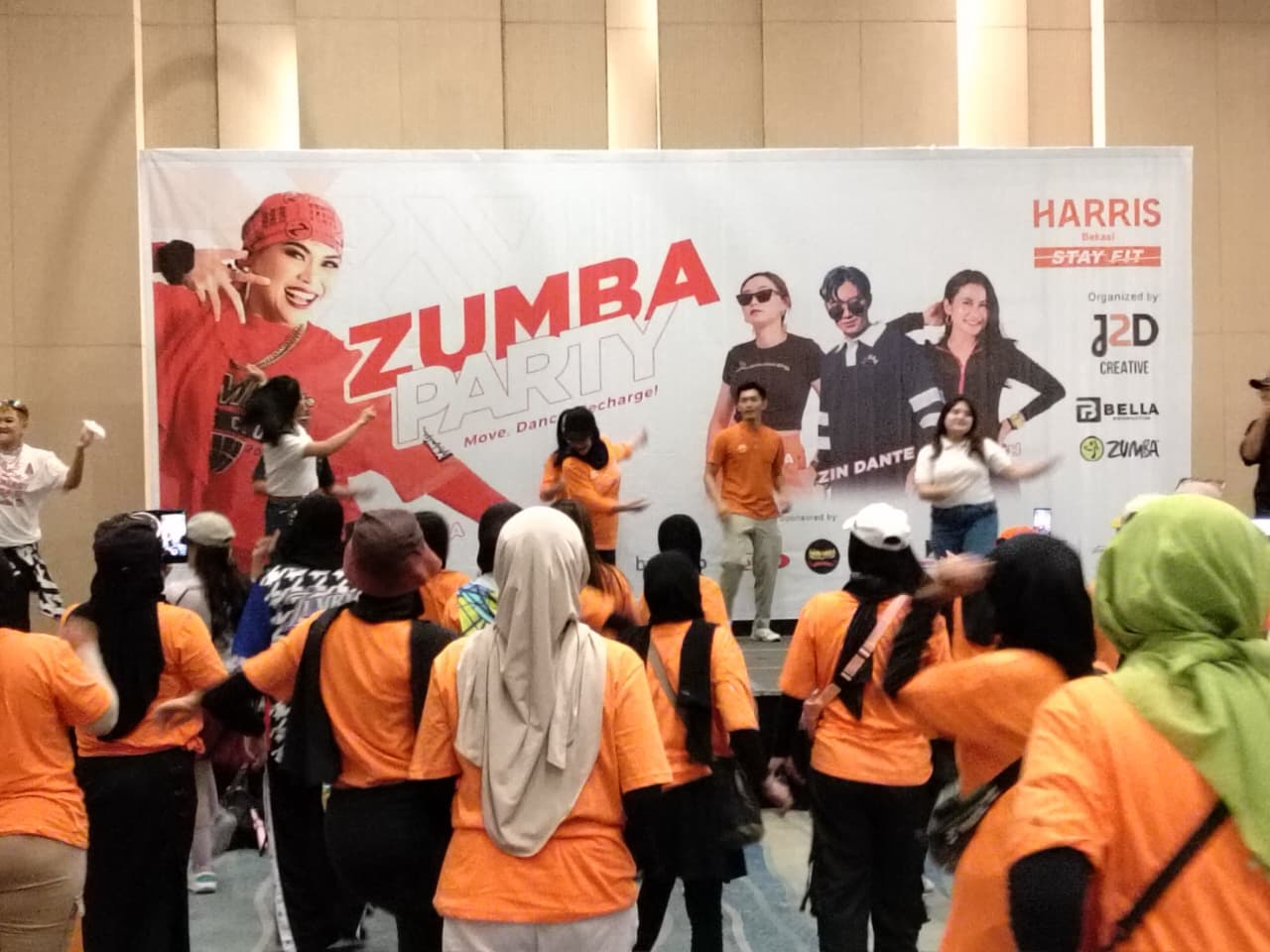 300 Peserta Ikuti Zumba Party Bekasi 2026 di HARRIS Convention Hall Bekasi