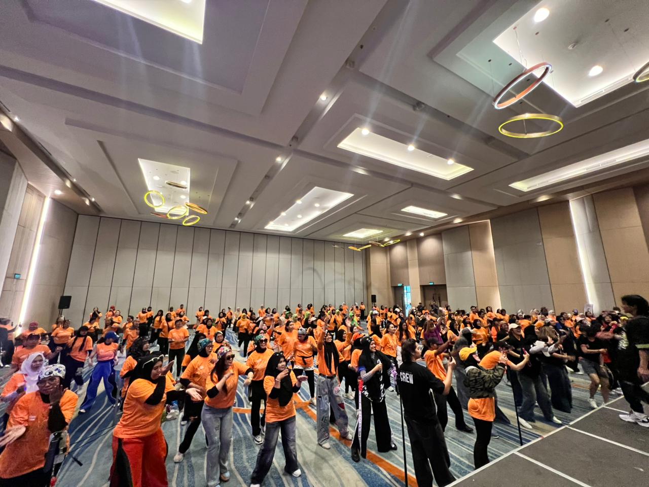 Zumba Party Bekasi 2026 Tembus 300 Peserta, Jendela Puspita Dorong Gaya Hidup Sehat dan Literasi