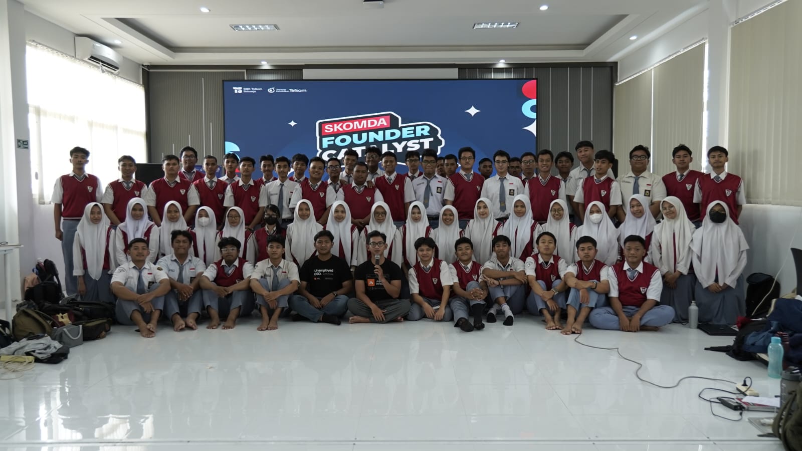 Siswa SMK Telkom Sidoarjo Jadi Problem Solver Digital di Founder Catalyst