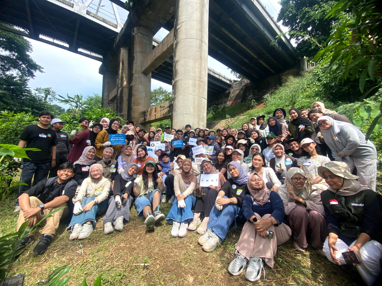 Bukan Sekadar Seremonial! Aksi Hari Bumi 2026 di Depok Libatkan 100 Anak Muda & Tanam Harapan Baru